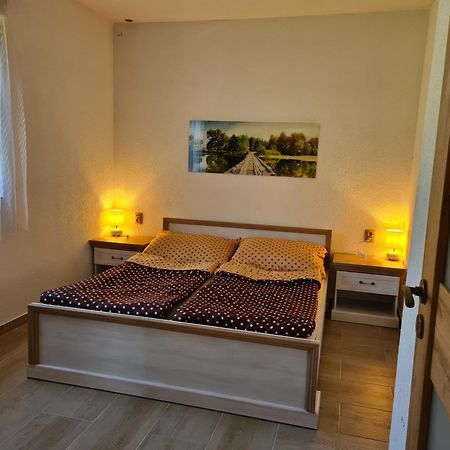 Apartman Sara Lipno nad Vltavou Exteriör bild